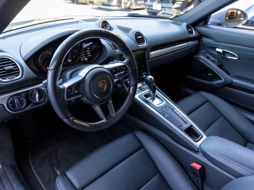 2024 Porsche 718 Cayman Style Edition