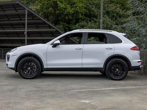 Carrara White Metallic 2016 Porsche Cayenne Cayenne
