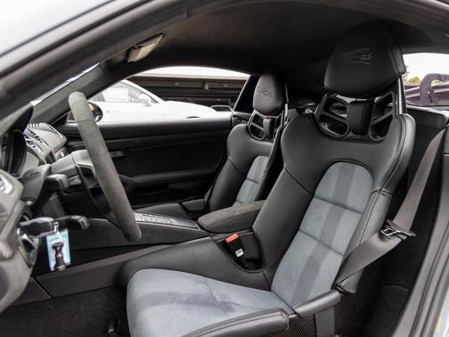 2024 Porsche 718 Cayman GT4 RS