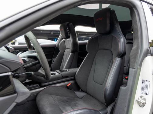 2023 Porsche Taycan GTS