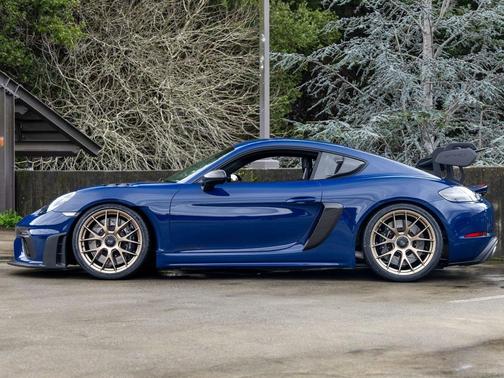 2023 Porsche 718 Cayman GT4 RS