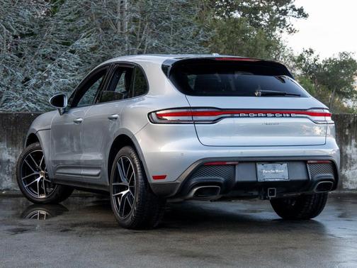 2023 Porsche Macan T