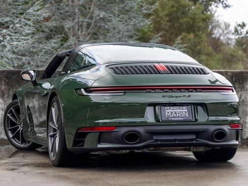2022 Porsche 911 Targa 4S