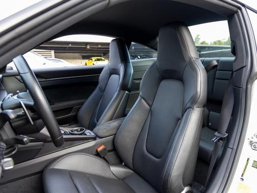 2024 Porsche 911 Carrera GTS