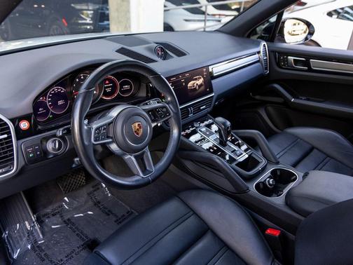 2022 Porsche Cayenne Platinum Edition