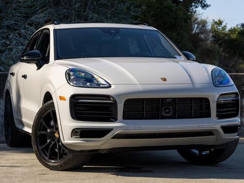 2022 Porsche Cayenne Platinum Edition