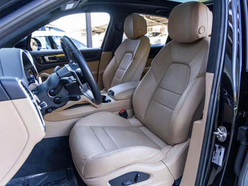 2022 Porsche Cayenne Cayenne