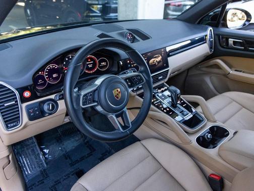 2022 Porsche Cayenne Cayenne