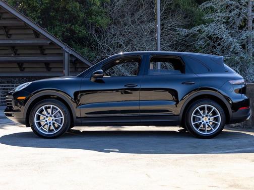 2022 Porsche Cayenne Cayenne