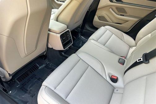 2025 Porsche Taycan 4