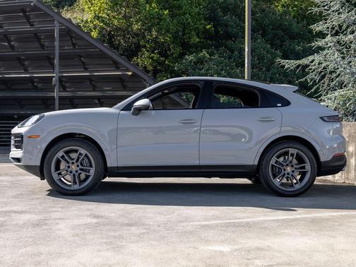Chalk 2026 Porsche Cayenne Cayenne