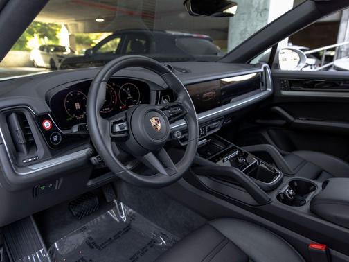 Chalk 2026 Porsche Cayenne Cayenne