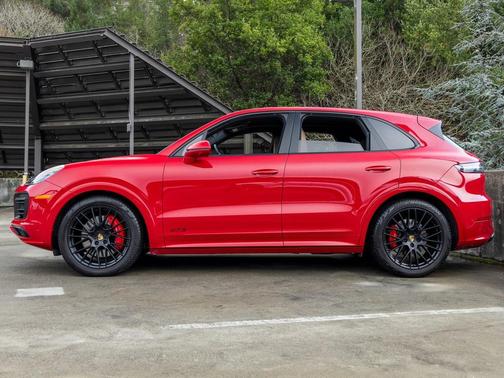 2023 Porsche Cayenne GTS