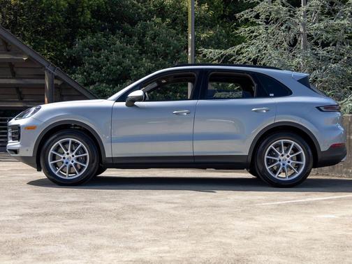 Dolomite Silver Metallic 2026 Porsche Cayenne Cayenne
