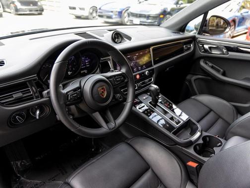 2025 Porsche Macan T