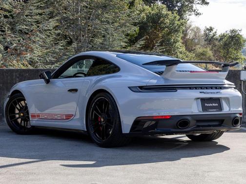 2023 Porsche 911 Carrera GTS