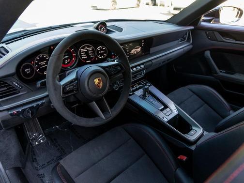 2023 Porsche 911 Carrera GTS