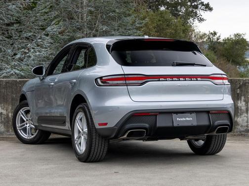 2026 Porsche Macan 