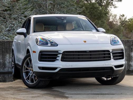 White 2022 Porsche Cayenne Platinum Edition