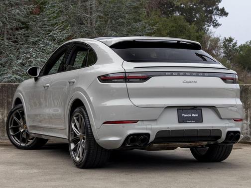 2023 Porsche Cayenne Platinum Edition
