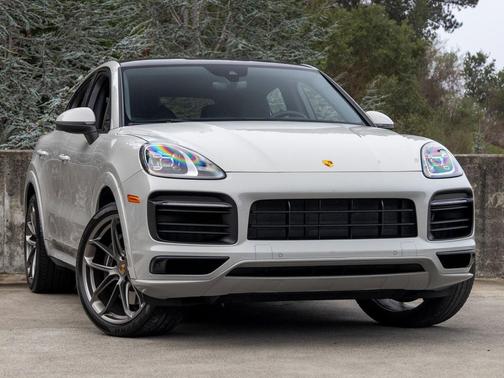 2023 Porsche Cayenne Platinum Edition