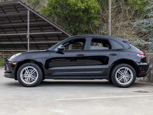 2025 Porsche Macan T