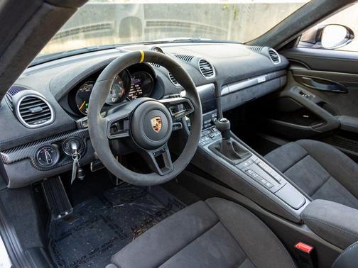 2025 Porsche 718 Cayman GT4 RS