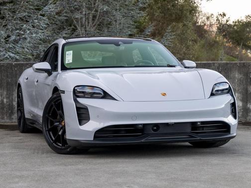 2024 Porsche Taycan GTS