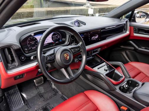 2024 Porsche Cayenne S