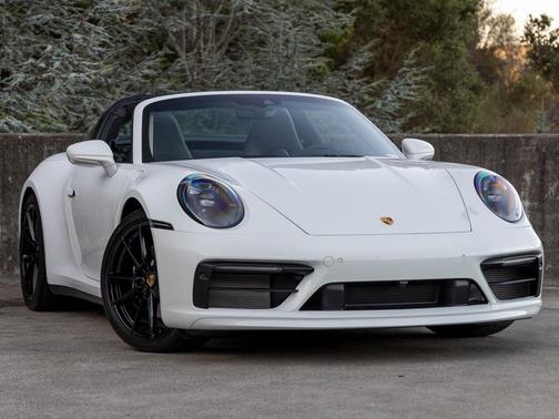 2024 Porsche 911 Targa 4 GTS