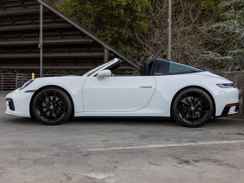 2024 Porsche 911 Targa 4 GTS