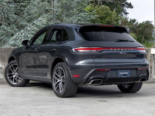 Volcano Grey Metallic 2023 Porsche Macan Macan