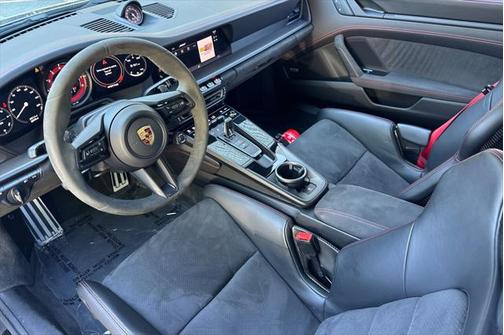2022 Porsche 911 Carrera GTS
