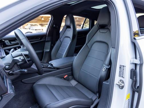 2025 Porsche Panamera 