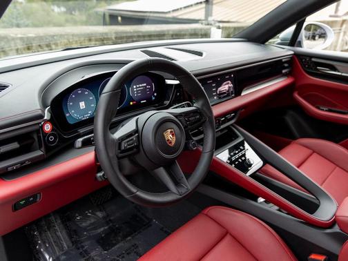 2024 Porsche Macan 4