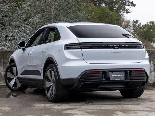 2024 Porsche Macan 4