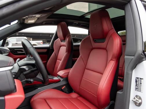 2024 Porsche Macan 4