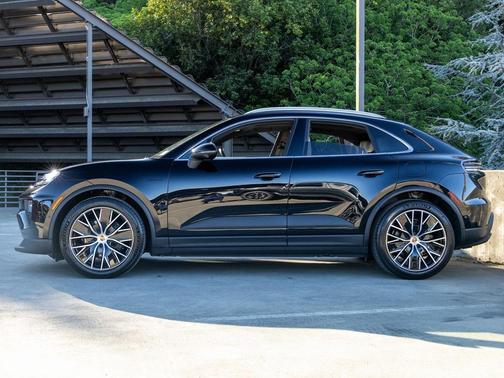2026 Porsche Macan 4