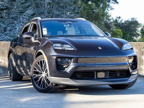 2026 Porsche Macan 4