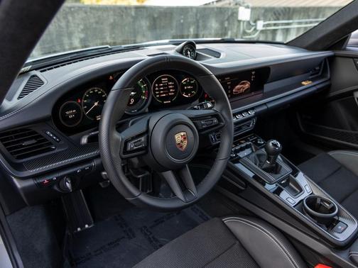 2024 Porsche 911 S/T