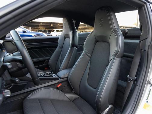 2024 Porsche 911 S/T