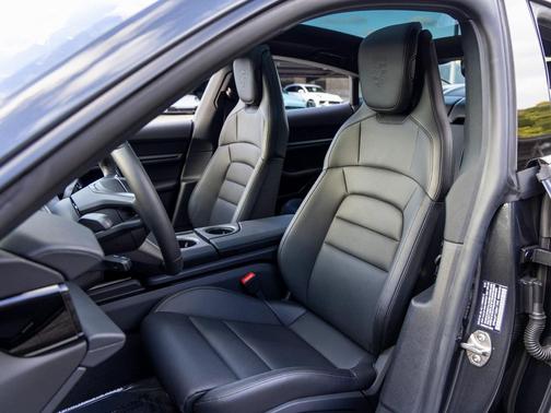 2025 Porsche Taycan Taycan