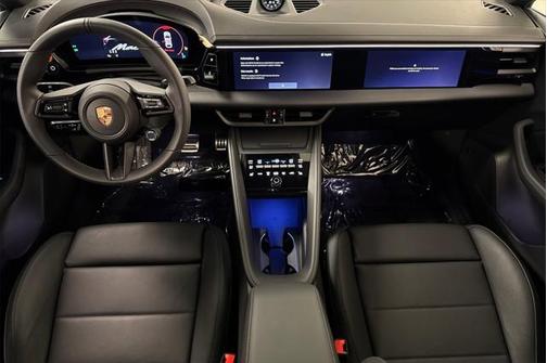 2025 Porsche Macan Base