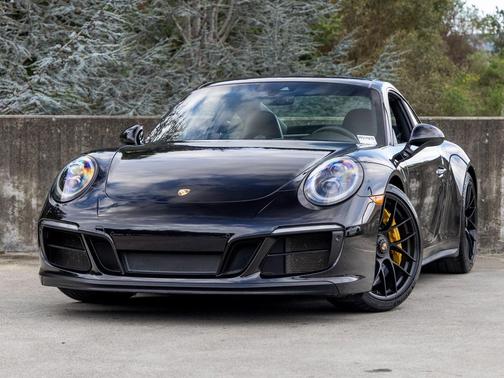 2019 Porsche 911 Carrera GTS