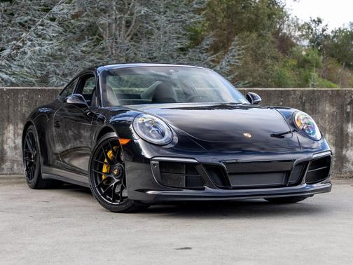 2019 Porsche 911 Carrera GTS