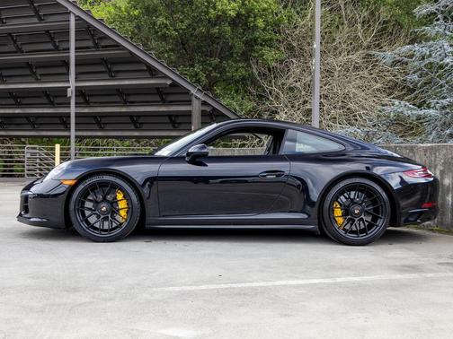 2019 Porsche 911 Carrera GTS