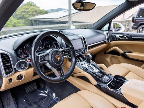 2018 Porsche Cayenne Platinum Edition