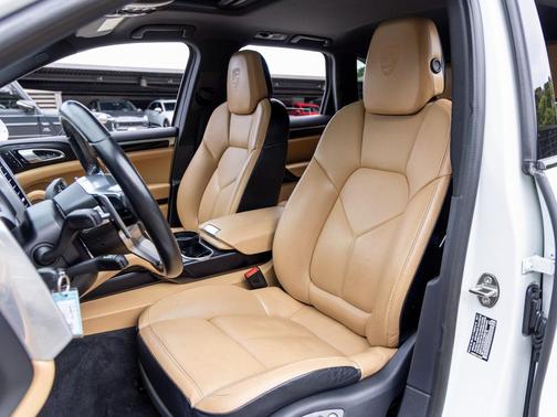 2018 Porsche Cayenne Platinum Edition