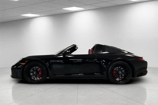 2018 Porsche 911 Targa 4 GTS