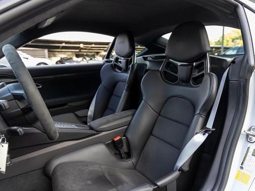 2024 Porsche 718 Cayman GTS 4.0